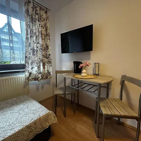 Pokoje Goscinne U Basi Bukowina Tatrzańska Exterior foto
